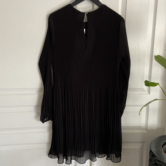 🆕 Point Zero Balloon-Sleeve Pleated Mini Dress - Picture 6 of 12